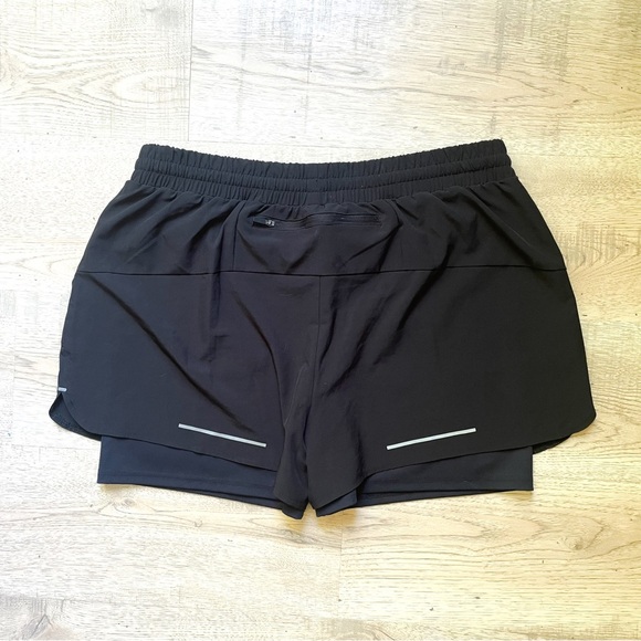 NWOT ASOS 4505 Women’s Shorts size 14. Black. Built in shorts. Drawstring - Picture 2 of 4